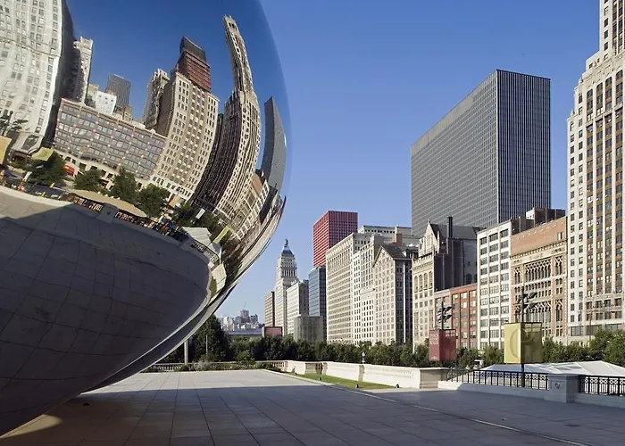 Hotel The Westin Michigan Avenue 4*