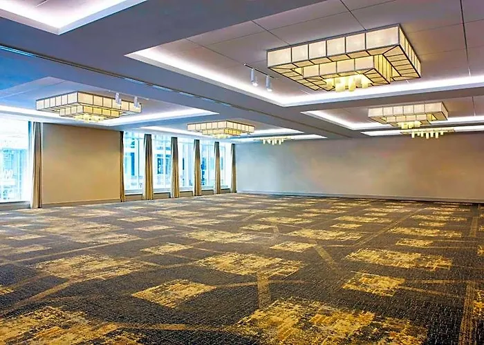 Hotel The Westin Michigan Avenue 4*